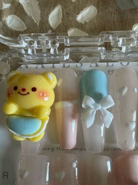 Bonitas Nails Cute Yellow Bear & Pastel Press-On Nail Set